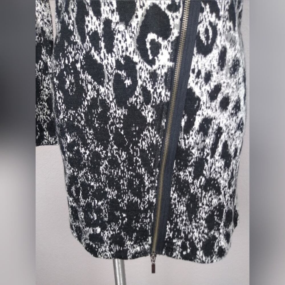 Chico's Animal Zip-up Sweater Jacket Size S/4 - Picture 8 of 15